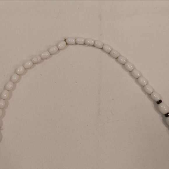 woman white and black necklace - Picture 3 of 5